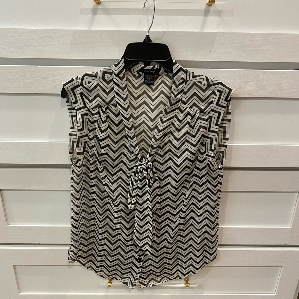 Medium chevron tie neck blouse